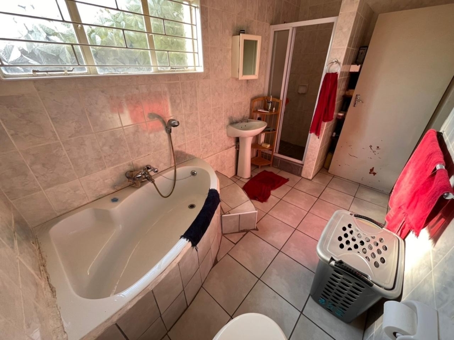 4 Bedroom Property for Sale in Protea Park North West